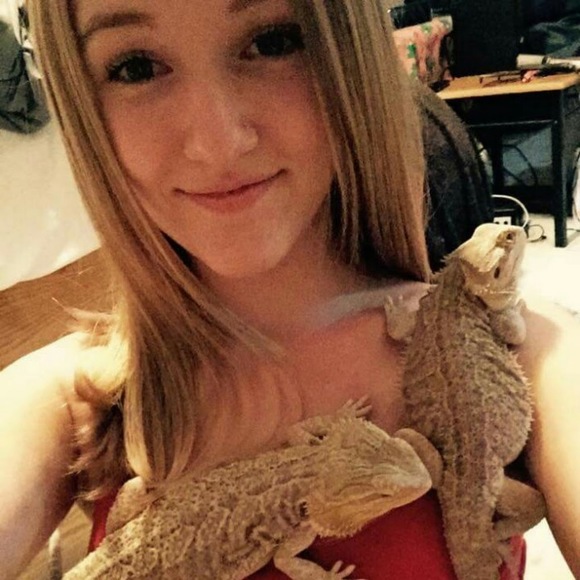 Meet your Posher, Brittney - Picture 1 of 1